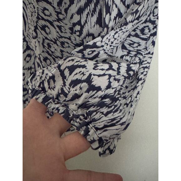 Lilly Pulitzer Silk Blouse Size M Peasant Boho Navy Blue and White 100% Silk - Picture 5 of 9